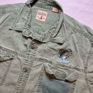 Red Head "Bass Fishing" Green Button Down Shirt Embroidered Fish Men’s XL